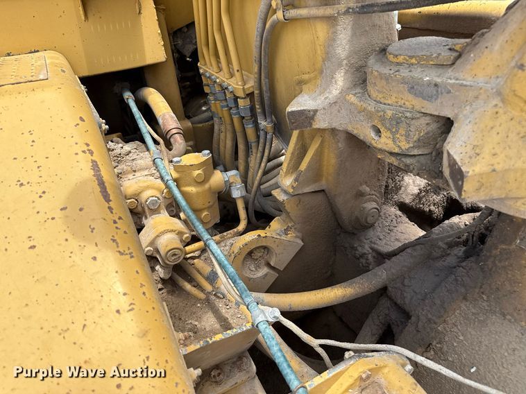 image for item EQ4924 Caterpillar 613C Series II elevating scraper