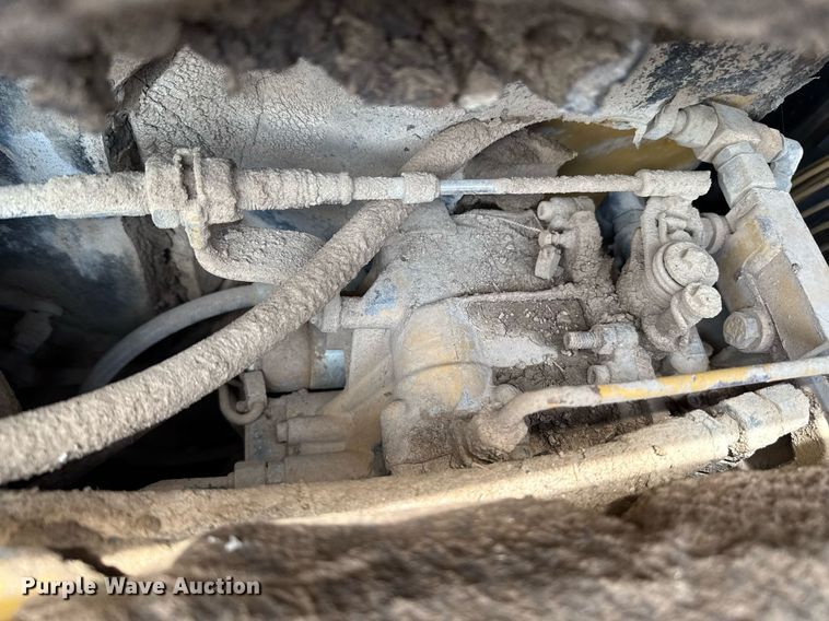 image for item EQ4924 Caterpillar 613C Series II elevating scraper