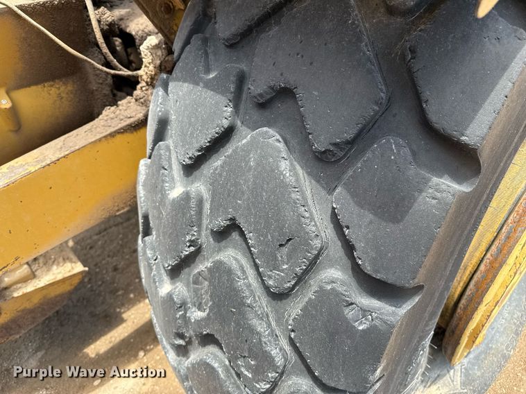 image for item EQ4924 Caterpillar 613C Series II elevating scraper