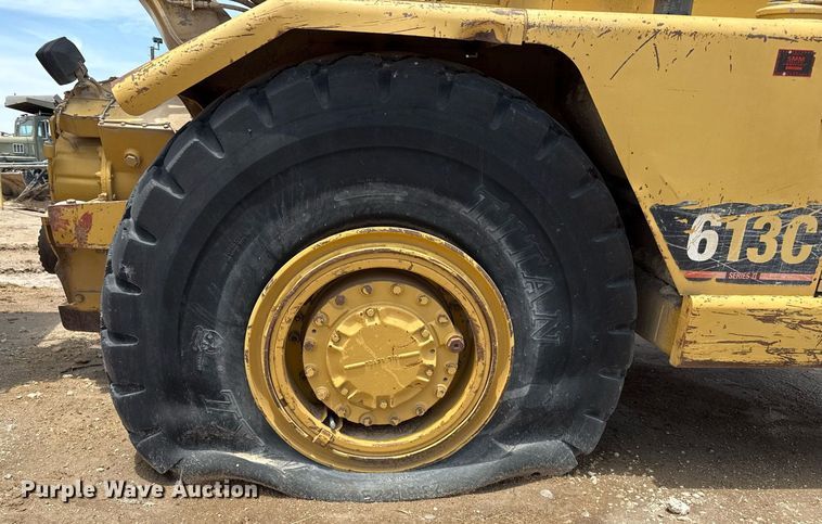 image for item EQ4924 Caterpillar 613C Series II elevating scraper