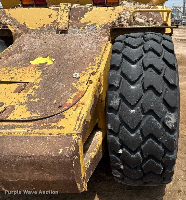 image for item EQ4924 Caterpillar 613C Series II elevating scraper