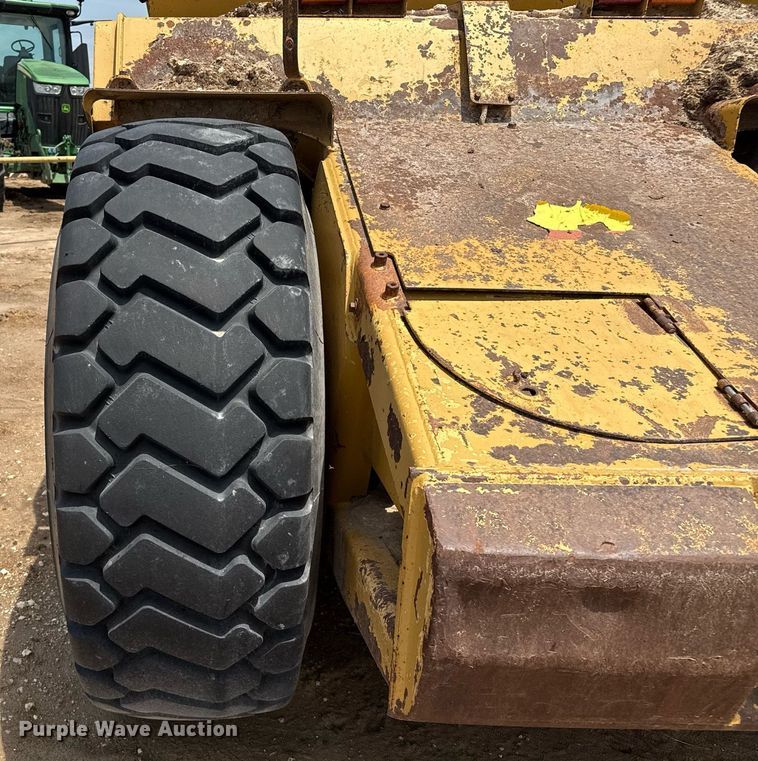 image for item EQ4924 Caterpillar 613C Series II elevating scraper