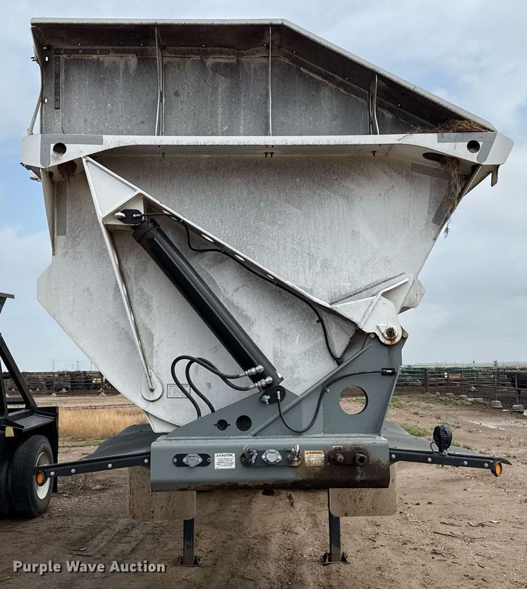 image for item EQ4938 2018 SmithCo SH2-32-29 side dump trailer