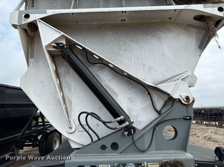 image for item EQ4938 2018 SmithCo SH2-32-29 side dump trailer