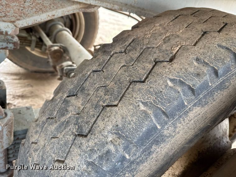 image for item EQ4938 2018 SmithCo SH2-32-29 side dump trailer