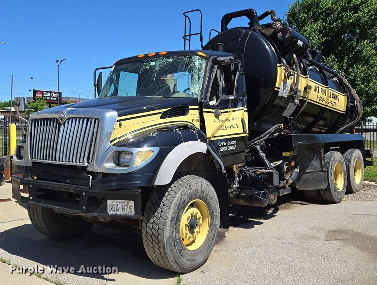 image for item EQ6997 2006 International 7600 sewer jetter truck