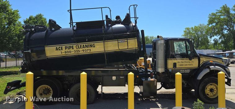 image for item EQ6997 2006 International 7600 sewer jetter truck