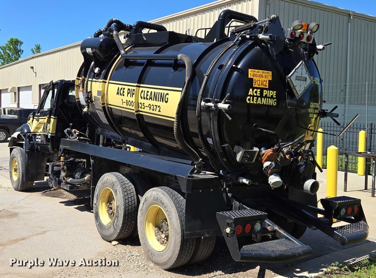 image for item EQ6997 2006 International 7600 sewer jetter truck
