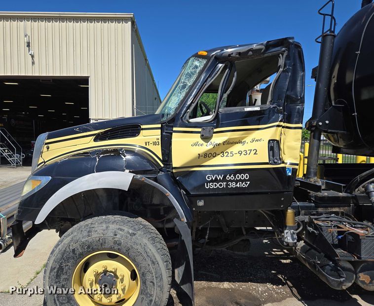 image for item EQ6997 2006 International 7600 sewer jetter truck