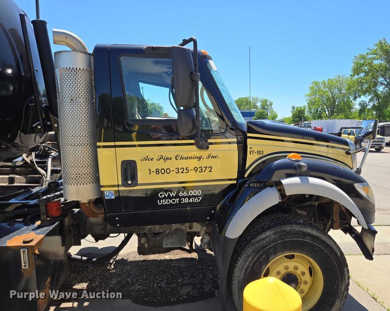 image for item EQ6997 2006 International 7600 sewer jetter truck