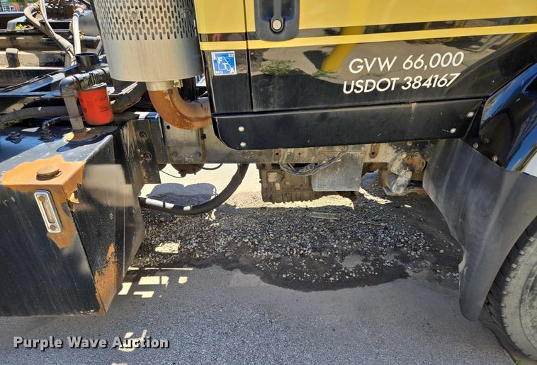 image for item EQ6997 2006 International 7600 sewer jetter truck