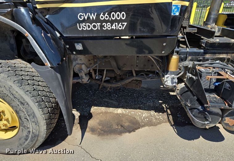 image for item EQ6997 2006 International 7600 sewer jetter truck