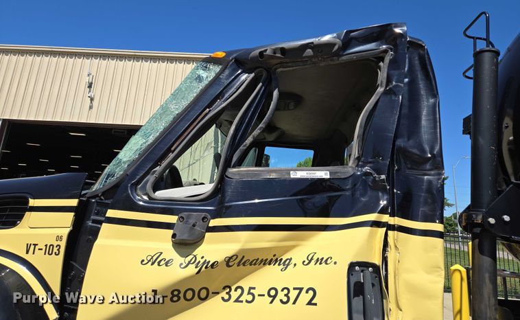 image for item EQ6997 2006 International 7600 sewer jetter truck