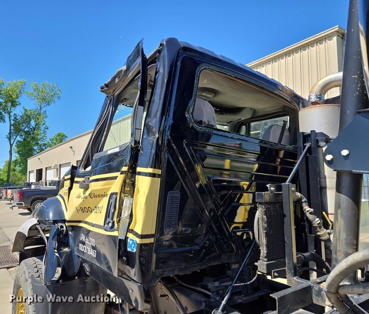 image for item EQ6997 2006 International 7600 sewer jetter truck