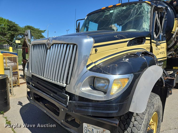 image for item EQ6997 2006 International 7600 sewer jetter truck