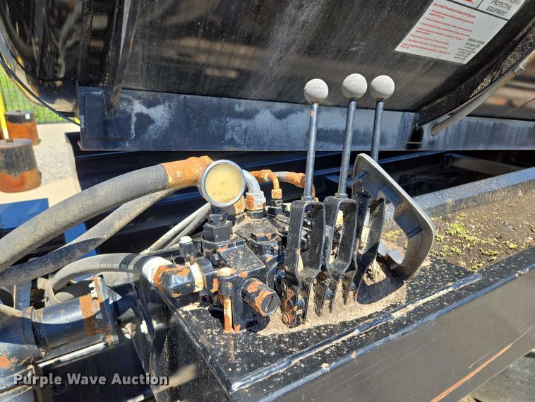 image for item EQ6997 2006 International 7600 sewer jetter truck