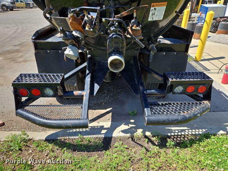 image for item EQ6997 2006 International 7600 sewer jetter truck