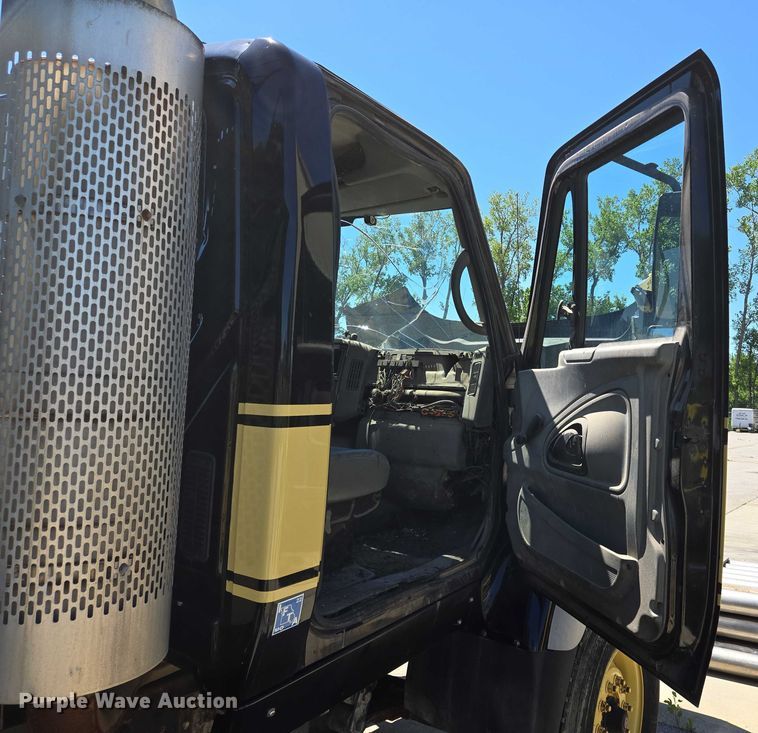 image for item EQ6997 2006 International 7600 sewer jetter truck