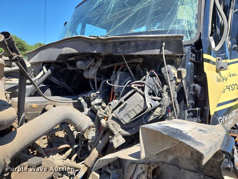 image for item EQ6997 2006 International 7600 sewer jetter truck