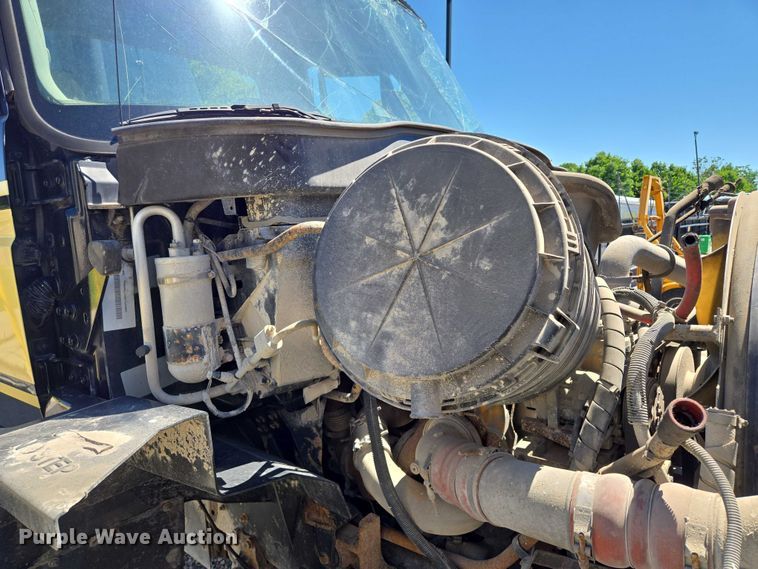 image for item EQ6997 2006 International 7600 sewer jetter truck