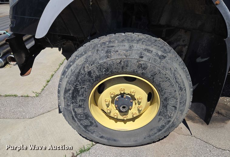 image for item EQ6997 2006 International 7600 sewer jetter truck