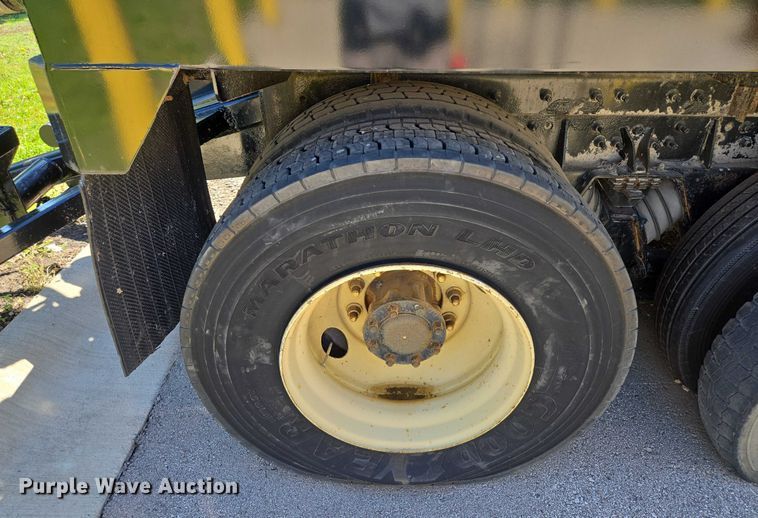 image for item EQ6997 2006 International 7600 sewer jetter truck