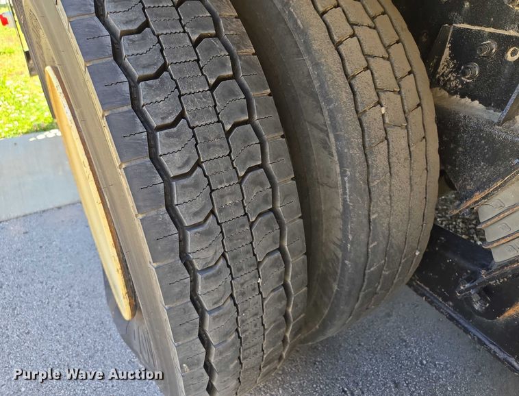 image for item EQ6997 2006 International 7600 sewer jetter truck