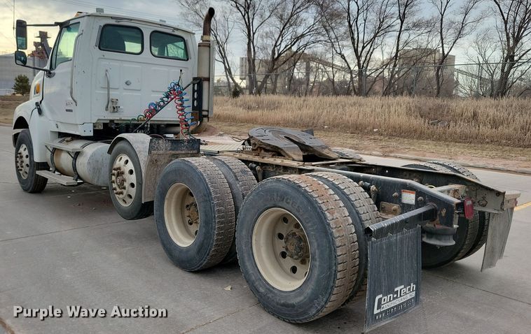 image for item NB9989 2007 Sterling L9500 semi truck