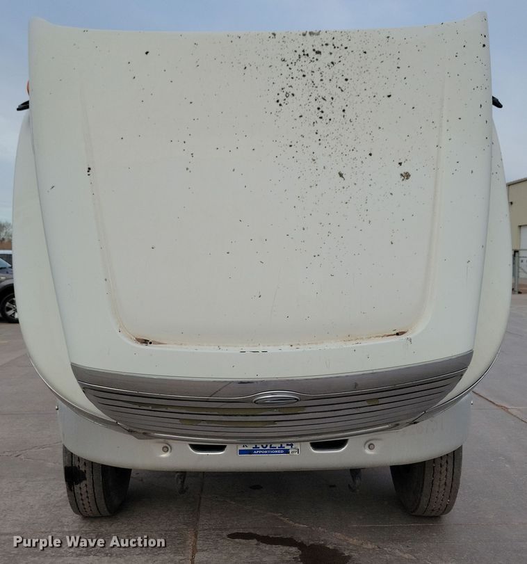 image for item NB9989 2007 Sterling L9500 semi truck