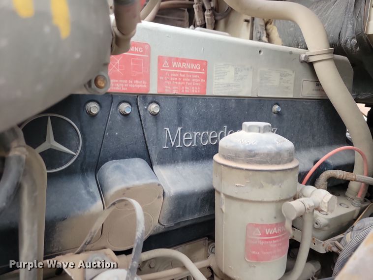 image for item NB9989 2007 Sterling L9500 semi truck