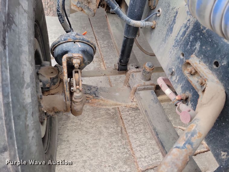 image for item NB9989 2007 Sterling L9500 semi truck