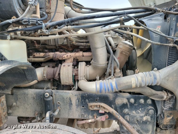 image for item NB9989 2007 Sterling L9500 semi truck