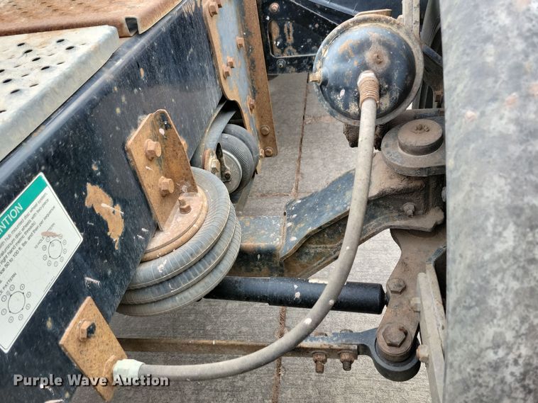 image for item NB9989 2007 Sterling L9500 semi truck