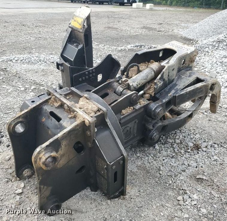 image for item YA0645 2019 Rotobec RBA3045 excavator grapple chain saw