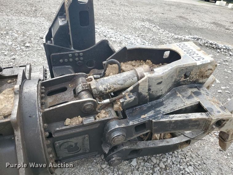 image for item YA0645 2019 Rotobec RBA3045 excavator grapple chain saw