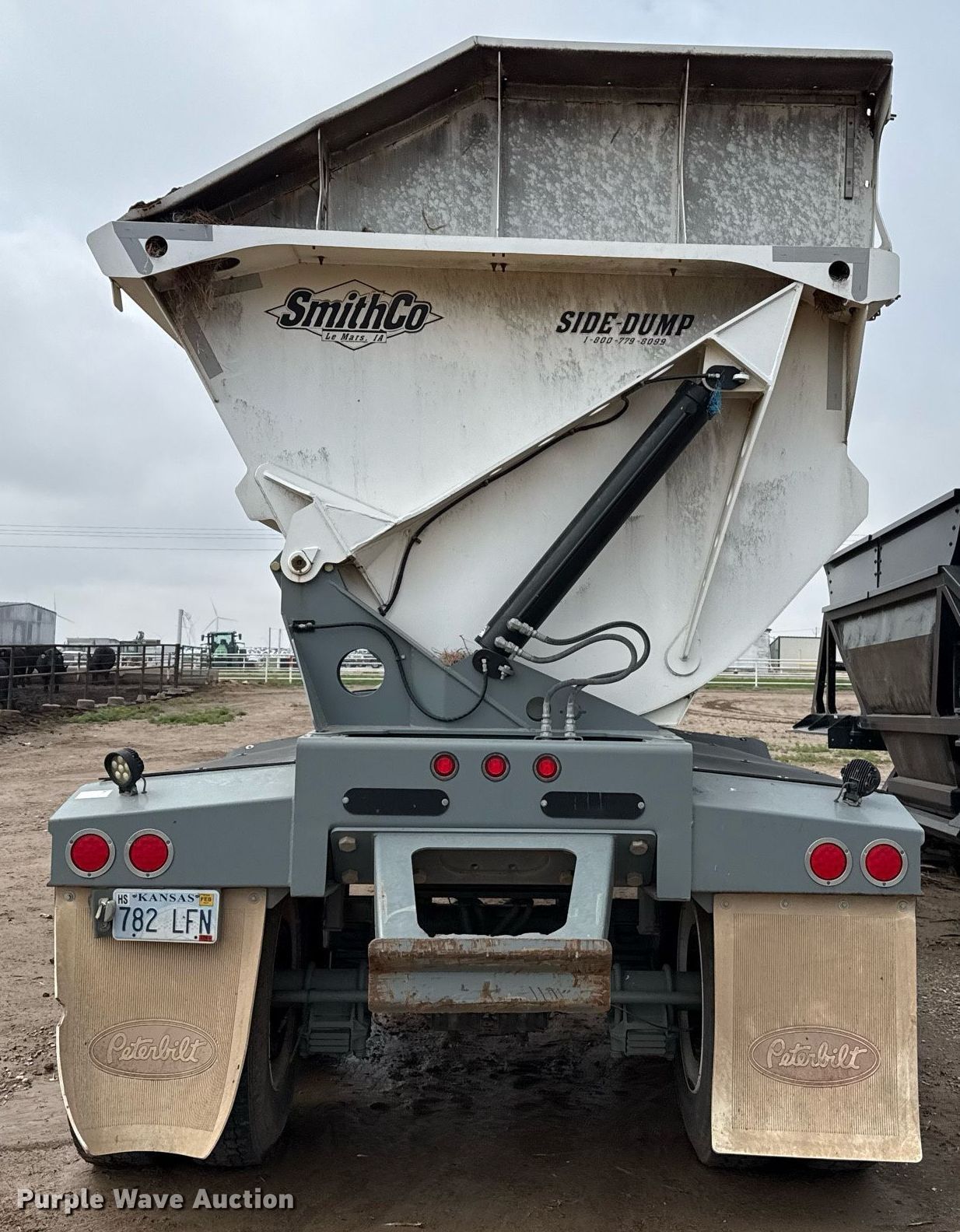 2018 SmithCo SH2-32-29 side dump trailer in Satanta, KS