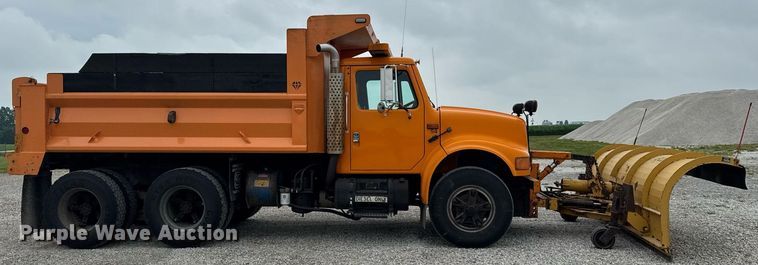 image for item DI9054 1991 International F-4900 dump truck