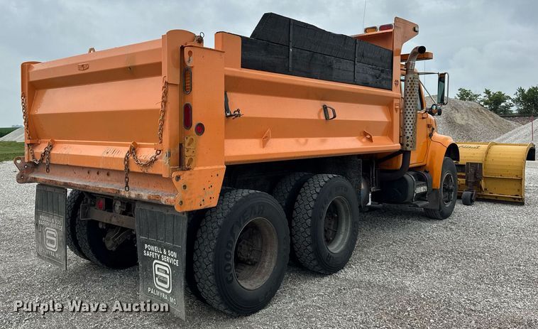 image for item DI9054 1991 International F-4900 dump truck