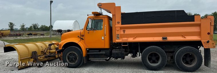 image for item DI9054 1991 International F-4900 dump truck