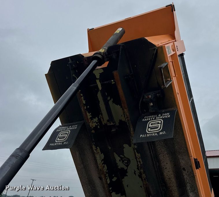 image for item DI9054 1991 International F-4900 dump truck