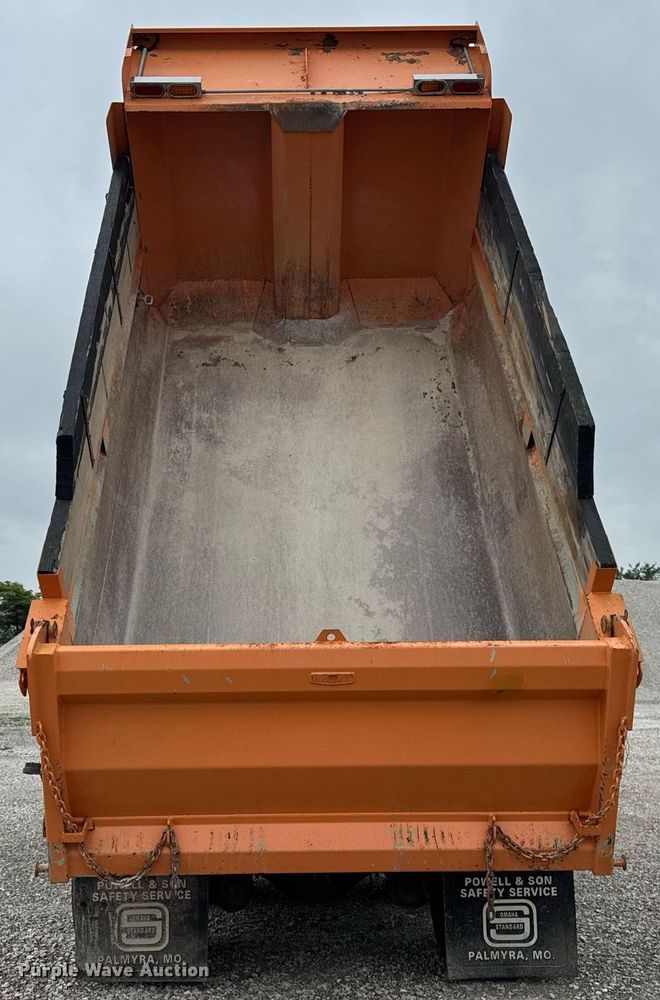 image for item DI9054 1991 International F-4900 dump truck