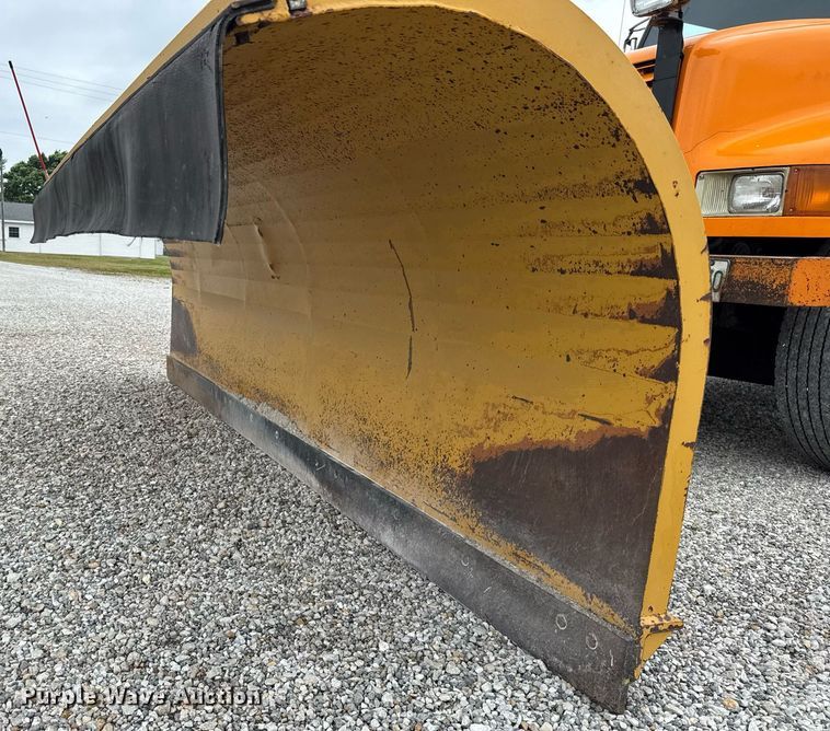 image for item DI9054 1991 International F-4900 dump truck