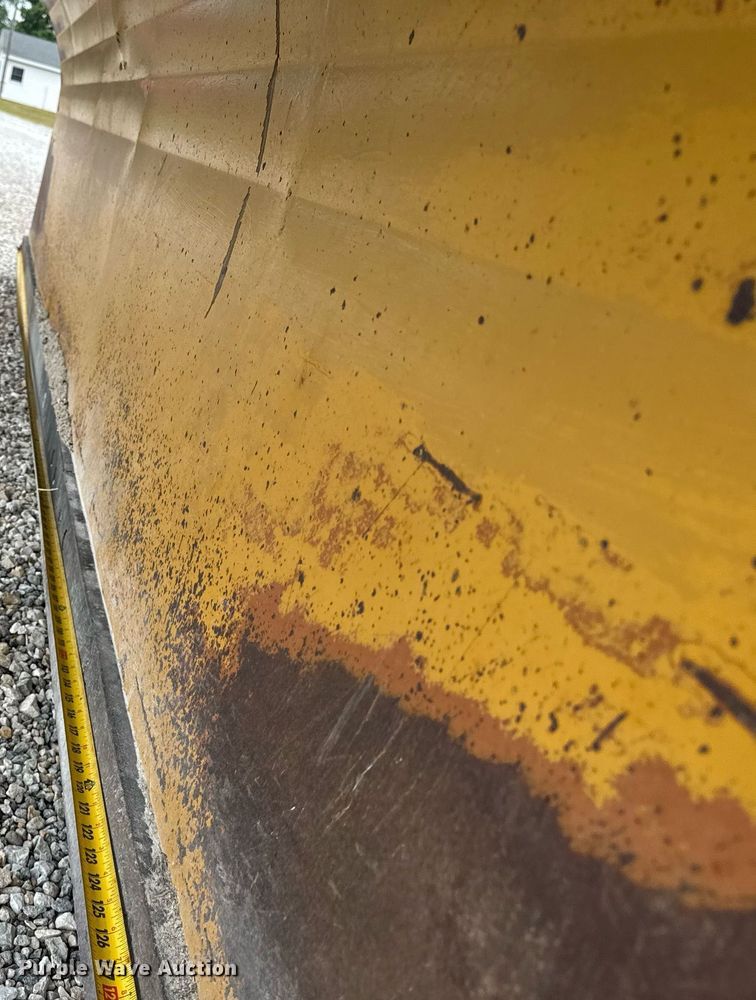 image for item DI9054 1991 International F-4900 dump truck