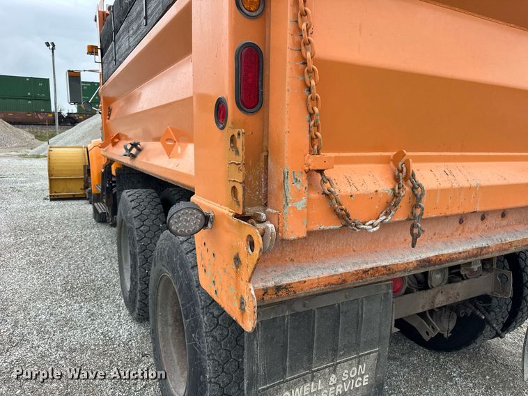 image for item DI9054 1991 International F-4900 dump truck