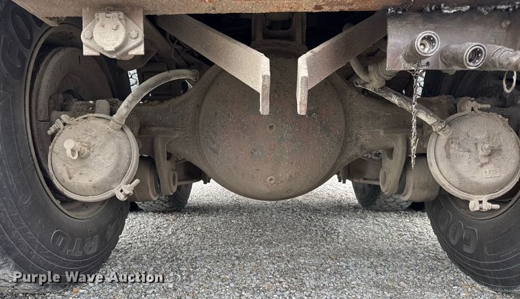 image for item DI9054 1991 International F-4900 dump truck