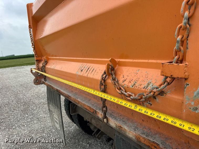 image for item DI9054 1991 International F-4900 dump truck