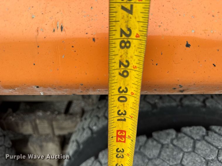 image for item DI9054 1991 International F-4900 dump truck