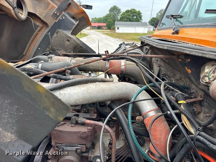 image for item DI9054 1991 International F-4900 dump truck