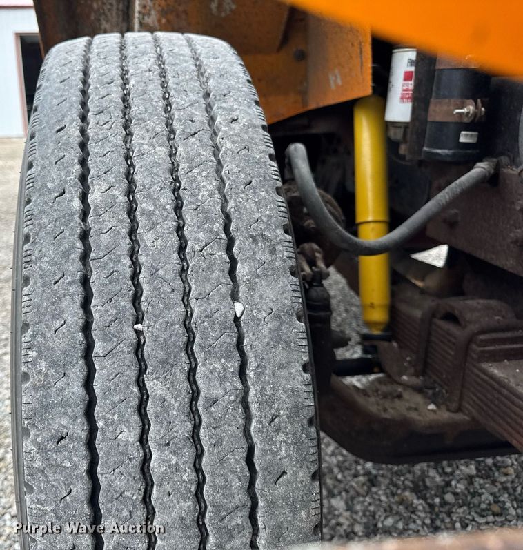 image for item DI9054 1991 International F-4900 dump truck