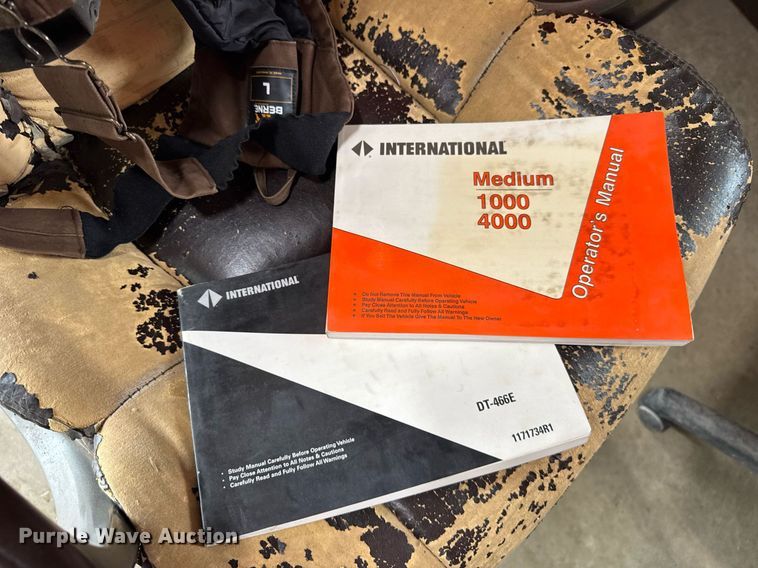 image for item DI9054 1991 International F-4900 dump truck